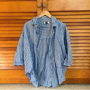 Quarter Sleeve Button Up